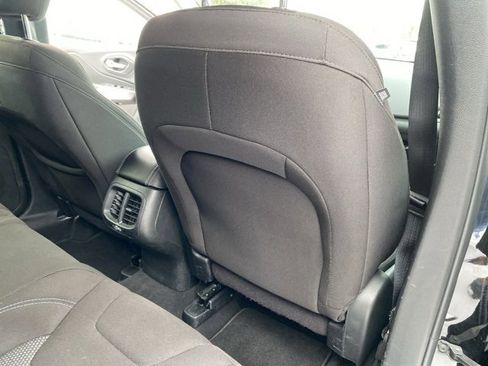 Certified 2021 Jeep Cherokee Latitude w/ Safety Group image 33