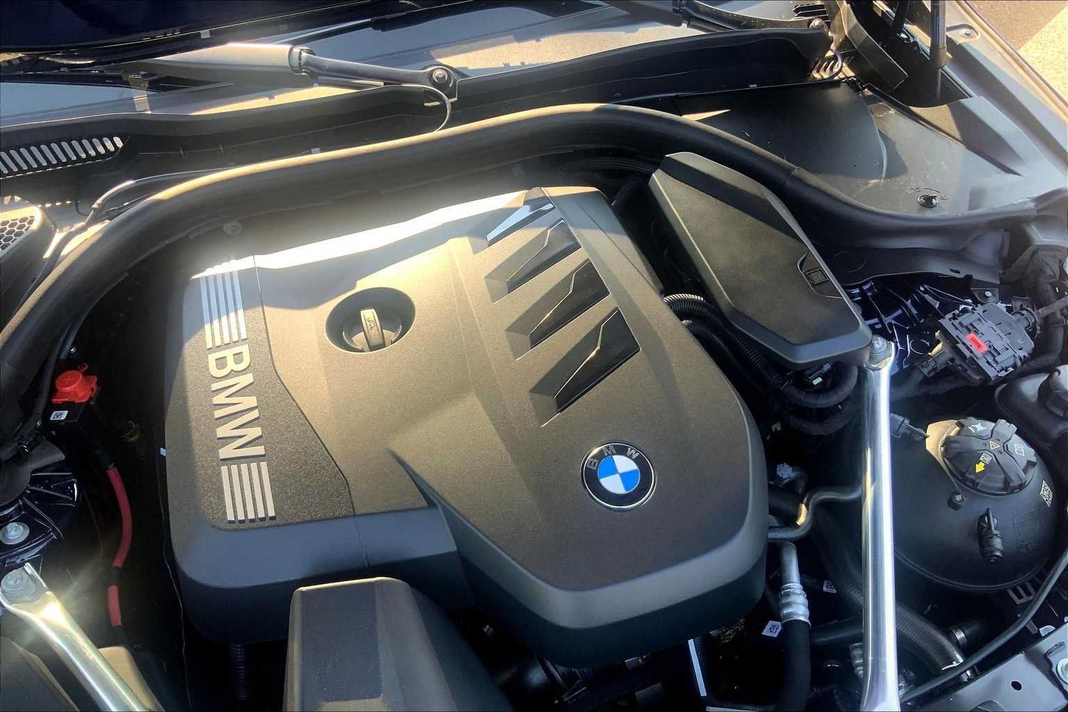Used 2026 BMW 530i w/ Premium Package RWD image 17