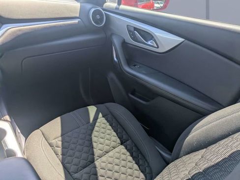 Used 2020 Chevrolet Blazer LT FWD image 18