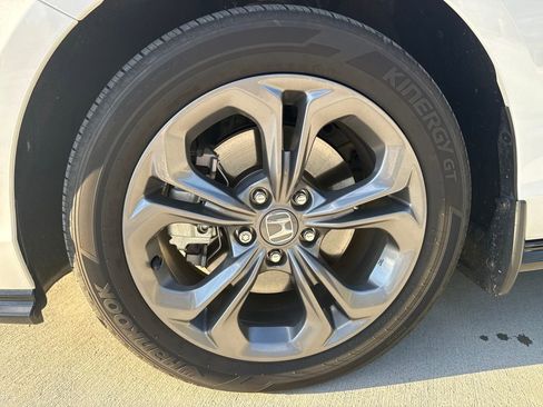 Used 2023 Honda Accord EX-L image 11