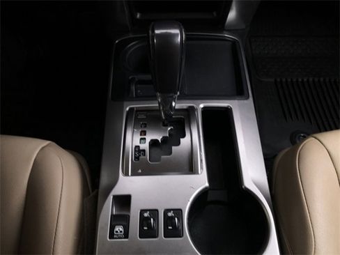 Used 2016 Toyota 4Runner SR5 Premium image 19