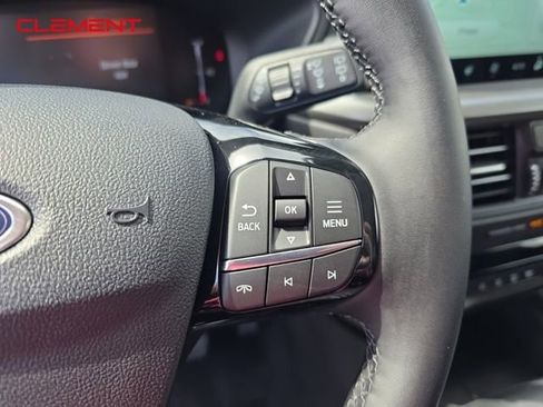 New 2025 Ford Escape SE image 12