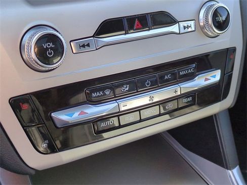 Used 2023 Ford Explorer XLT w/ Equipment Group 202A image 19