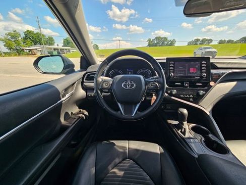 Used 2024 Toyota Camry SE FWD image 13