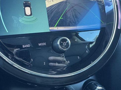 Used 2022 MINI Cooper 2-Door Hardtop image 26