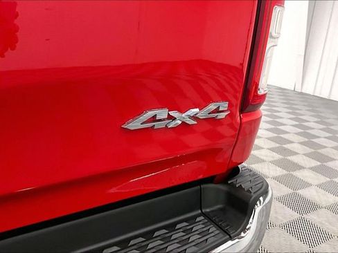 Used 2022 RAM 1500 Big Horn AWD/4WD image 9