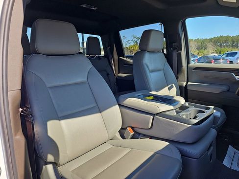 Used 2025 GMC Sierra 1500 SLT image 13