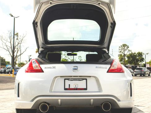 Used 2009 Nissan 370Z NISMO RWD image 23