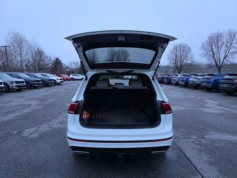 Used 2021 Volkswagen Tiguan SE R-Line AWD/4WD image 10