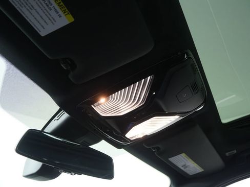 Used 2025 BMW 330i Sedan image 21