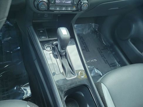 Used 2023 Nissan Kicks SR w/ SR Premium Package FWD image 32