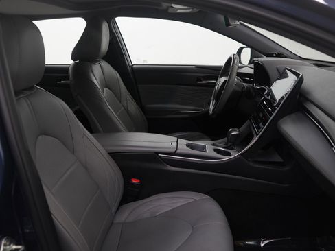 Used 2019 Toyota Avalon Limited image 10