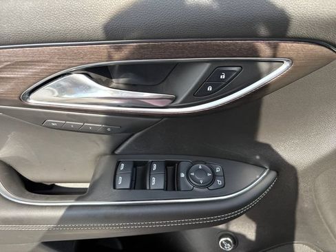 Used 2023 Buick Envision Avenir AWD/4WD image 19