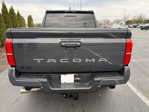 Used 2024 Toyota Tacoma TRD Sport image 3