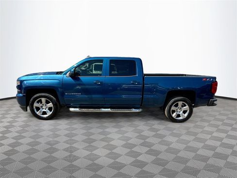 Used 2018 Chevrolet Silverado 1500 LT w/ All Star Edition image 9