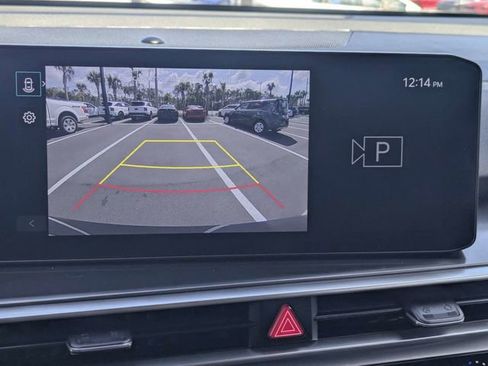 Used 2024 Kia Sorento LX image 21