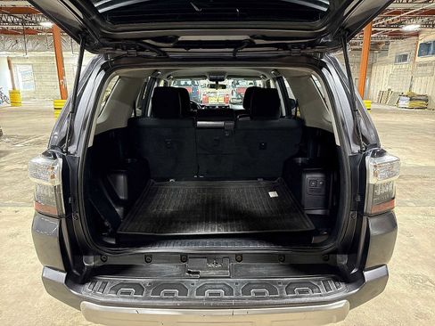 Used 2017 Toyota 4Runner TRD Off-Road image 11