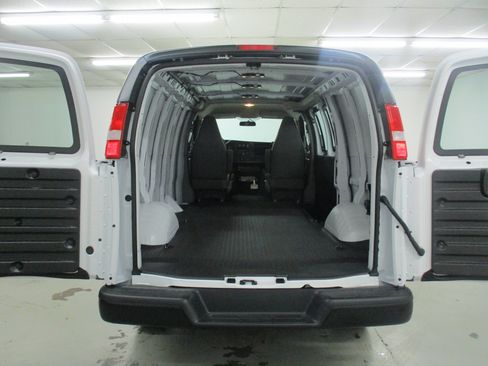New 2026 GMC Savana 2500 w/ Driver Convenience Package RWD image 12