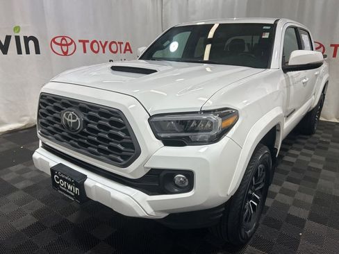 Used 2023 Toyota Tacoma TRD Sport AWD/4WD image 3
