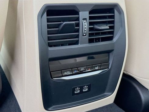 Used 2025 BMW 330i xDrive 330i xDrive w/ Premium Package image 26