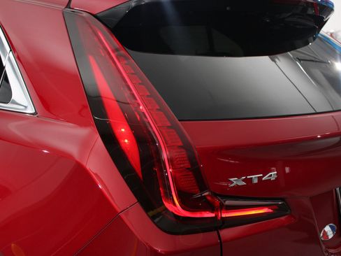 Used 2024 Cadillac XT4 Premium Luxury FWD image 12