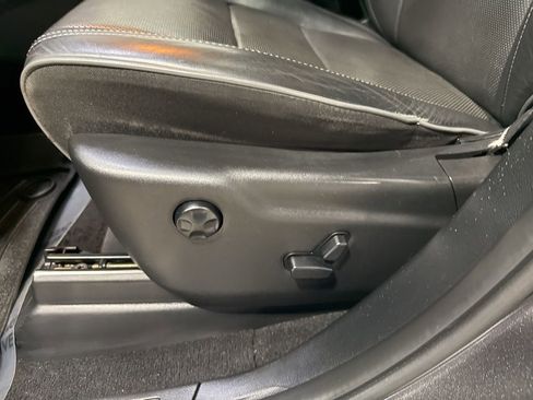 Used 2020 Jeep Grand Cherokee Overland image 36