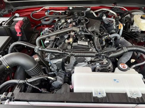 Used 2026 Toyota Tacoma SR5 AWD/4WD image 33