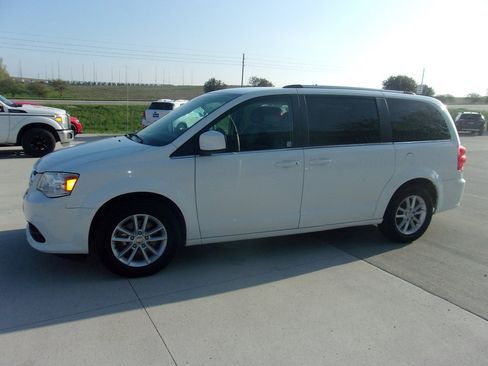 Used 2019 Dodge Grand Caravan SXT FWD image 7
