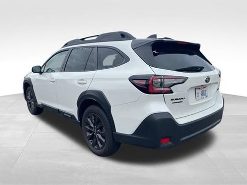 Used 2025 Subaru Outback Onyx Edition AWD/4WD image 2