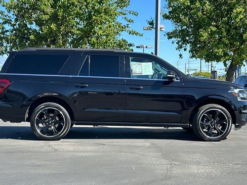 Used 2022 Ford Expedition Max Limited image 3
