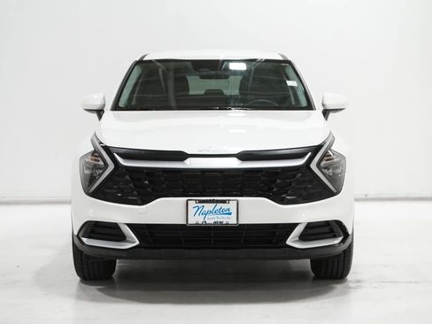 Used 2023 Kia Sportage LX image 3