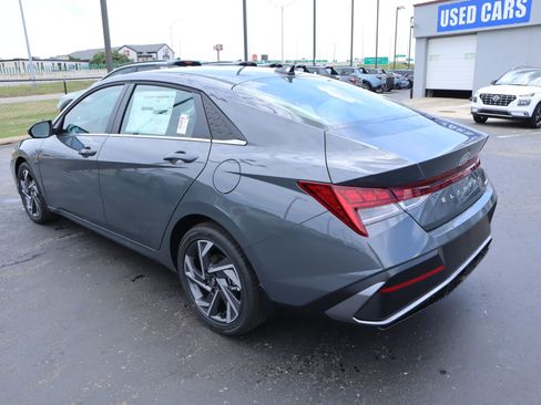 New 2026 Hyundai Elantra Limited FWD image 24