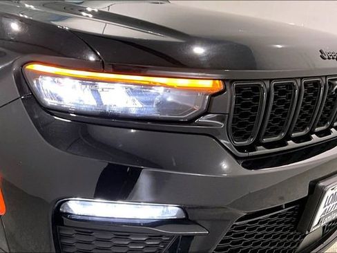 Used 2023 Jeep Grand Cherokee Limited w/ Luxury Tech Group II image 33