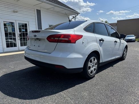 Used 2016 Ford Focus S FWD image 3