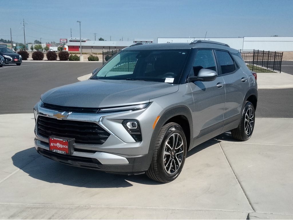 Used 2025 Chevrolet TrailBlazer LT AWD/4WD image 7