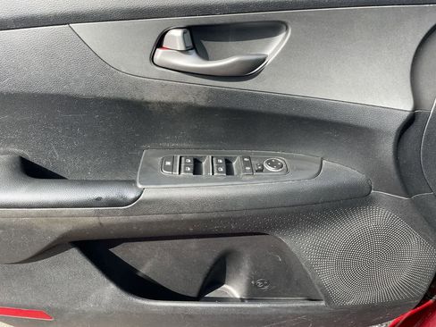 Used 2019 Kia Forte LXS image 27