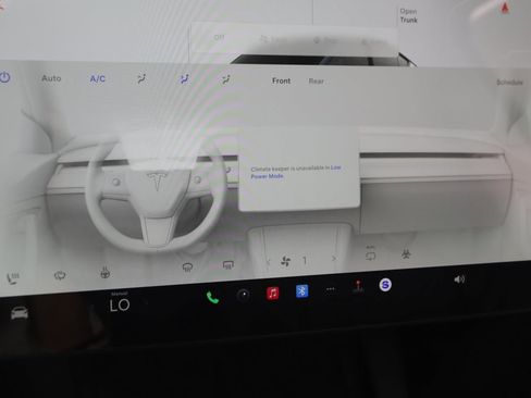 Used 2025 Tesla Model Y Long Range image 31