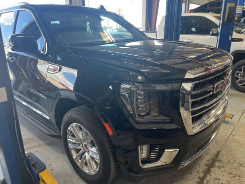 Used 2021 GMC Yukon SLT w/ SLT Premium Package image 4