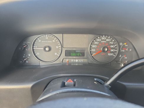 Used 2006 Ford F250 XL image 13