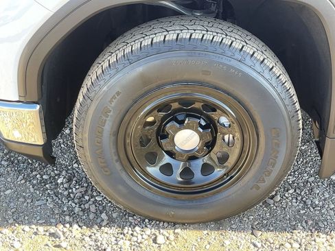 Used 2025 GMC Sierra 1500 Pro w/ Pro Value Package image 34