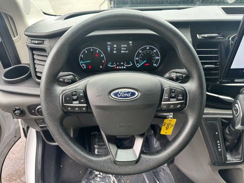 Used 2025 Ford Transit 250 148 High Roof RWD image 10