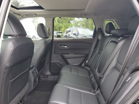 Certified 2021 Nissan Rogue SV w/ Premium Package image 13