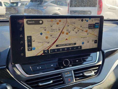 Certified 2023 Nissan Altima 2.5 SR w/ SR Premium Package image 18