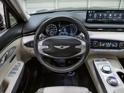 Certified 2024 Genesis GV70 2.5T w/ Advanced Package AWD/4WD image 20