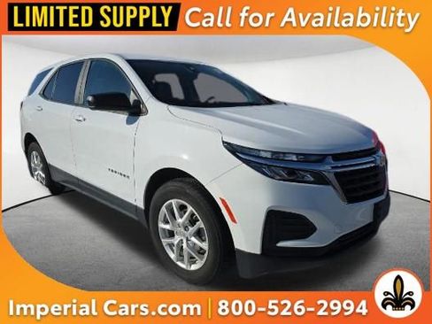 Used 2023 Chevrolet Equinox LS w/ LS Convenience Package AWD/4WD image 1