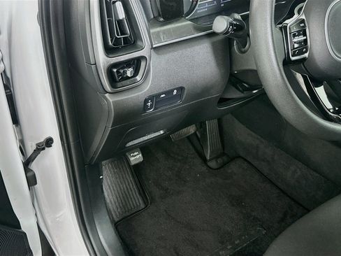 Used 2022 Kia Sorento LX FWD image 16