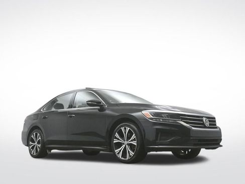 Used 2020 Volkswagen Passat 2.0T SEL image 39