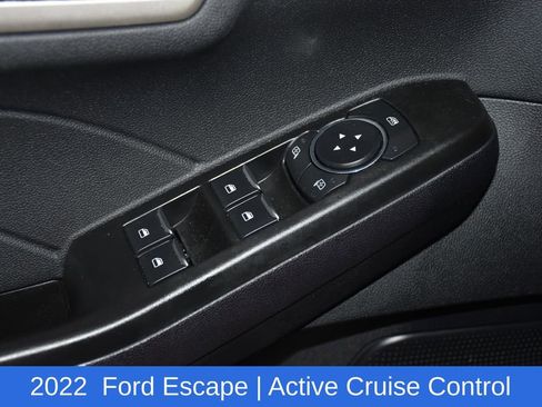 Used 2022 Ford Escape SE w/ SE Sport Appearance Package image 23