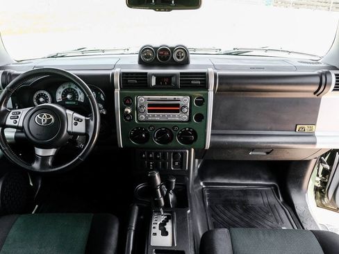Used 2011 Toyota FJ Cruiser 4WD w/ Trail Teams Special Edition image 15