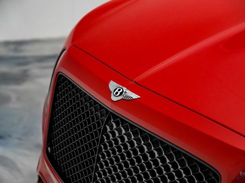 Used 2019 Bentley Bentayga image 28